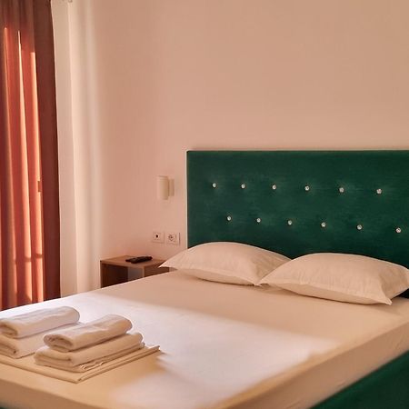 Arte Apartment Sarande Bagian luar foto