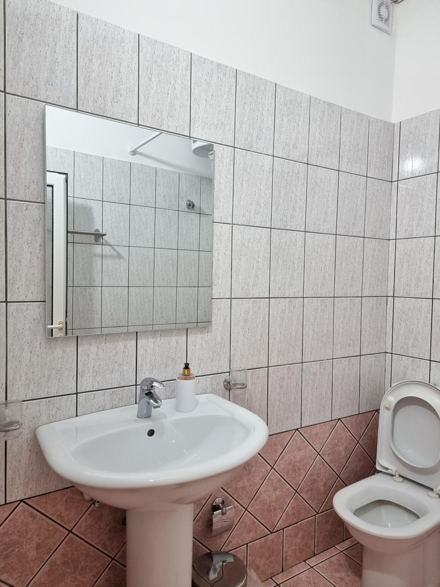 Arte Apartment Sarande Bagian luar foto