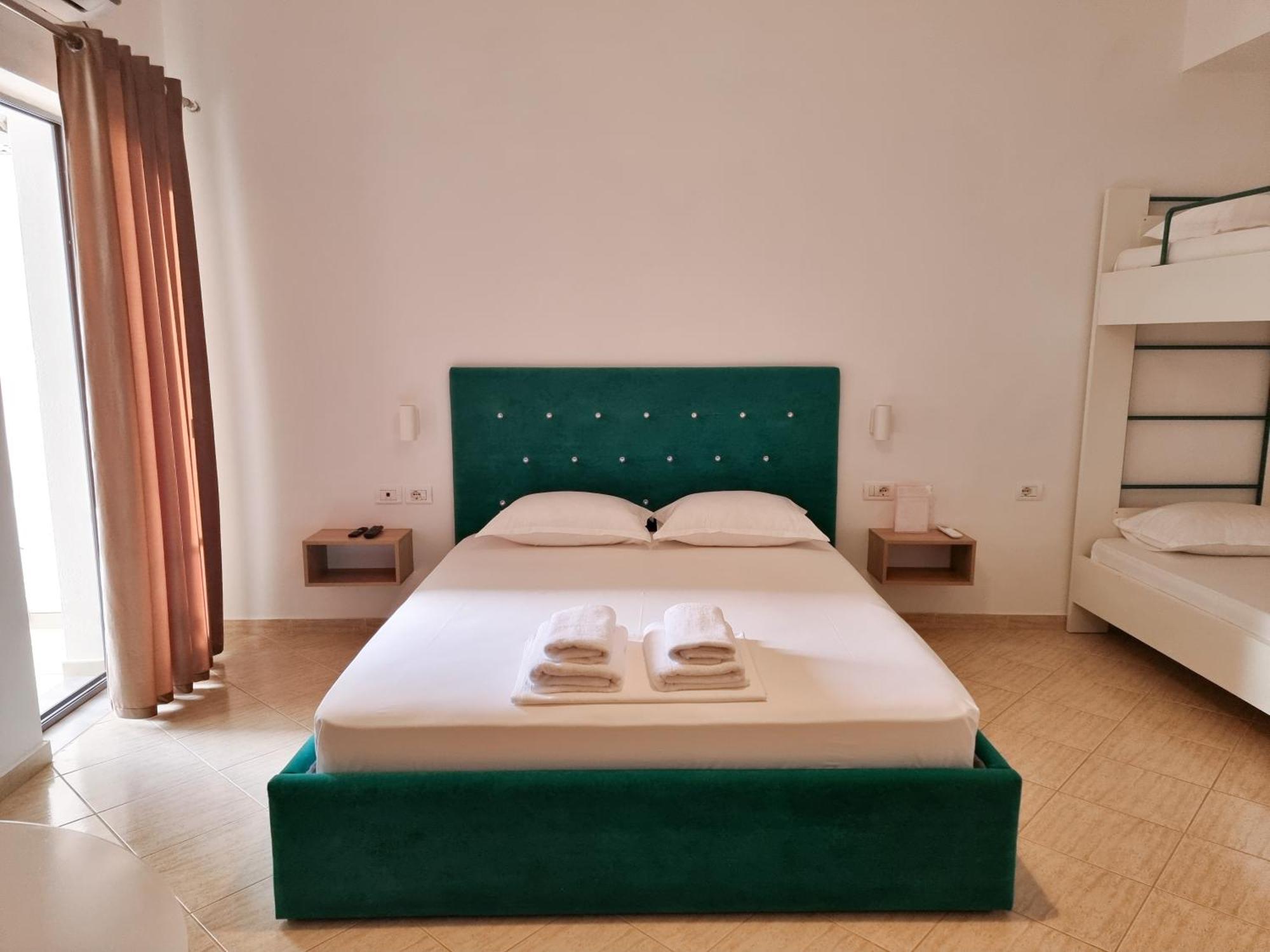 Arte Apartment Sarande Bagian luar foto